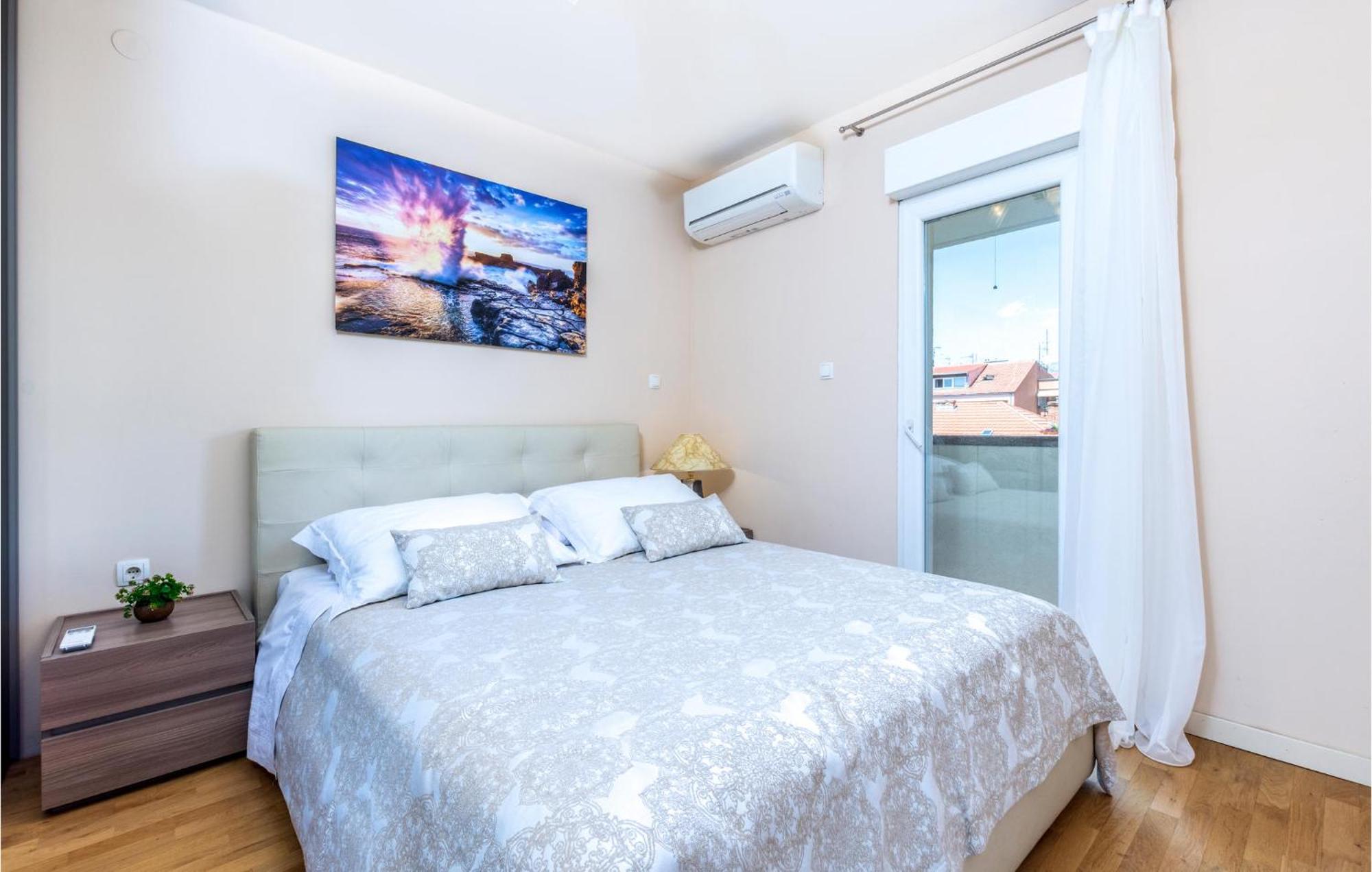 Beautiful Apartment In Split With Kitchen Dış mekan fotoğraf